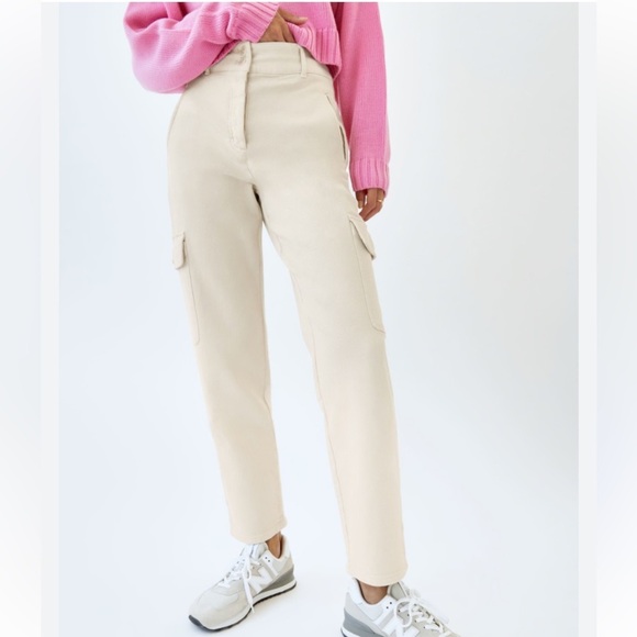 Aritzia Wilfred Free Modern Cargo Pant size 2 cream color - Picture 1 of 7